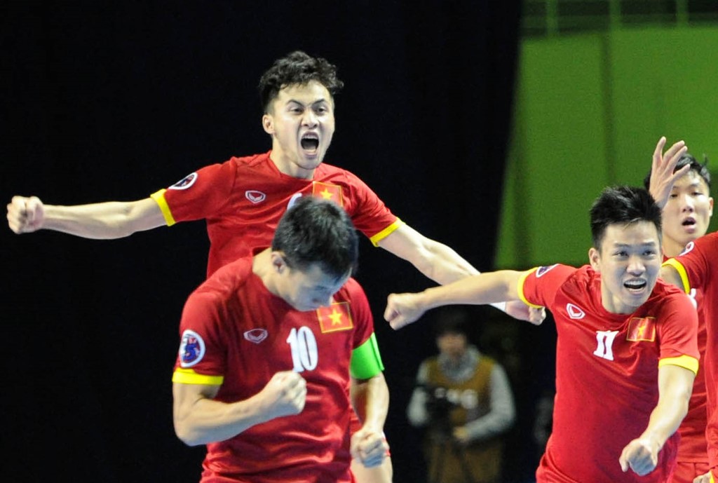 CHIẾC VÉ CỦA Ý CHÍ NGƯỜI VIỆT