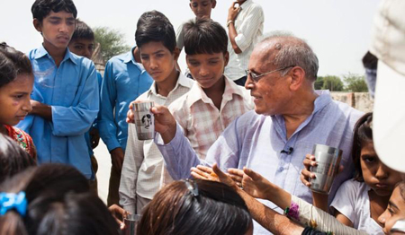 Giọt nước tình người