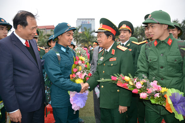 Cả nước rộn ràng ngày hội tòng quân