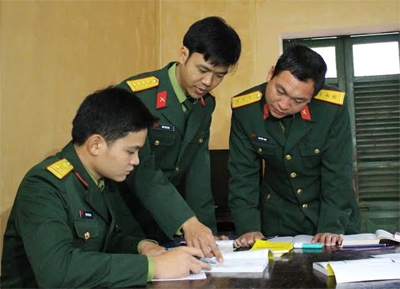 Cán bộ các cấp trao đổi kỹ từ khâu soạn giáo án.