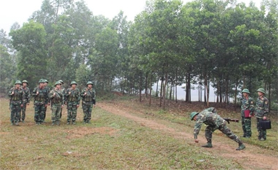 Chú trọng thông qua giáo án ngoài thực địa để thống nhất trong đội ngũ giáo viên.