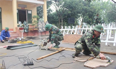 Xưởng cơ khí và xưởng mộc hoạt động có hiệu quả.