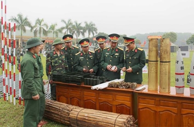 Chuẩn bị hệ thống học cụ, đồ dùng huấn luyện cho ngày ra quân huấn luyện.
