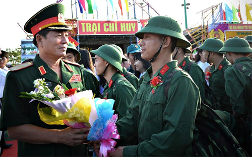 Sôi nổi ngày hội giao quân tại các địa phương