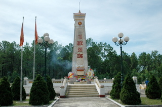 Tìm phần mộ đồng chí Lê Đức Lan (Đại đội 2, KN)