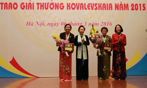 Hai nhà khoa học nữ được trao Giải thưởng Kovalevskaia 2015