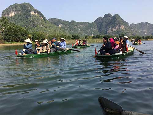 Áo phao làm… phép