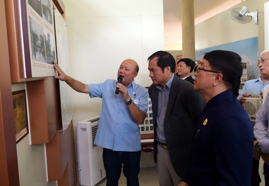 Đoàn công tác Bộ Quốc phòng thăm Khu di tích Chủ tịch Hồ Chí Minh ở U Đon Tha Ni