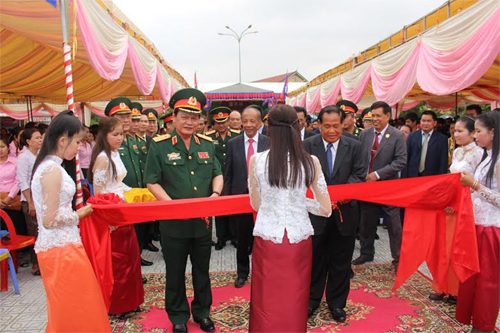 Khánh thành Đài tưởng niệm các anh hùng liệt sĩ Việt Nam - Campuchia tại tỉnh Kom Pốt.