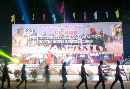 Khai mạc lễ hội văn hóa truyền thống các dân tộc huyện Buôn Đôn
