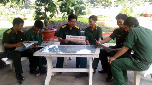 Thêm ấm tình thân, yên tâm phấn đấu