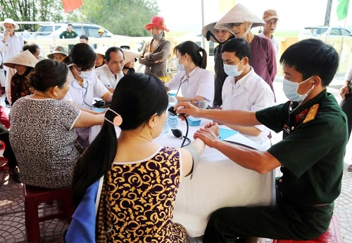 Tổng cục 2 khám bệnh, cấp thuốc miễn phí cho đối tượng chính sách, người nghèo tại Quảng Trị