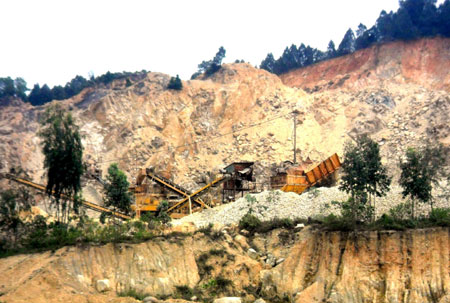 Khai thác đá tàn phá môi trường 