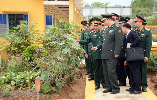 Bộ trưởng Quốc phòng Trung Quốc thăm Trung đoàn 141, Sư đoàn 3, Quân khu 1
