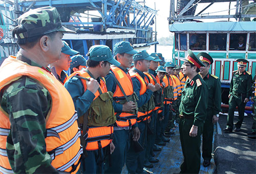 Tích cực thực hiện các giải pháp, xây dựng dân quân tự vệ ngày càng vững mạnh
