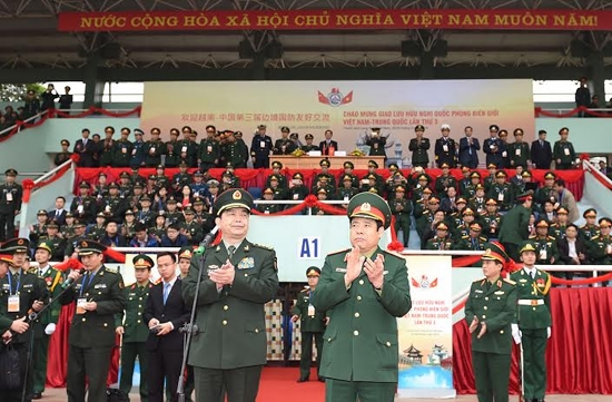 Thượng tướng Thường Vạn Toàn, Ủy viên Quốc vụ, Bộ trưởng Quốc phòng Trung Quốc rất ấn tượng với sự tinh nhuệ, giỏi võ và mạnh mẽ của cán bộ, chiến sĩ Biên phòng.