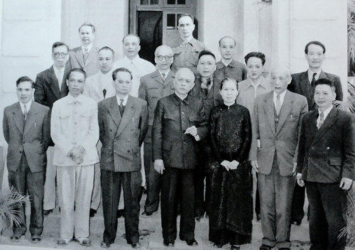 Việc phân bổ số lượng đại biểu Quốc hội của mỗi tỉnh, thành phố trực thuộc trung ương do cơ quan nào dự kiến và theo căn cứ nào?