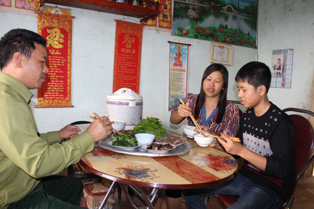 Niềm hạnh phúc của gia đình lính thợ