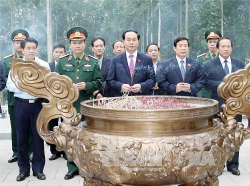 Chủ tịch nước Trần Đại Quang dâng hương tưởng niệm Chủ tịch Hồ Chí Minh tại Khu di tích lịch sử K9 - Đá Chông
