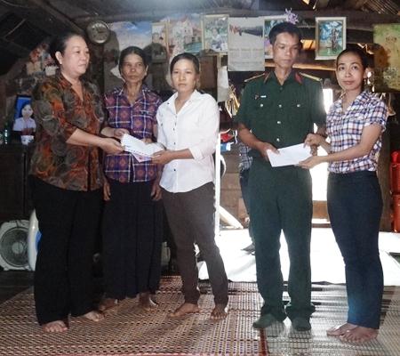 Hơn 45 triệu đồng ủng hộ Thiếu úy Y Thơn Kđóh