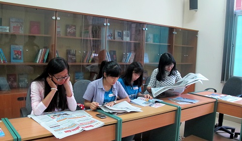 Để sinh viên vững vàng trước “bão” thông tin