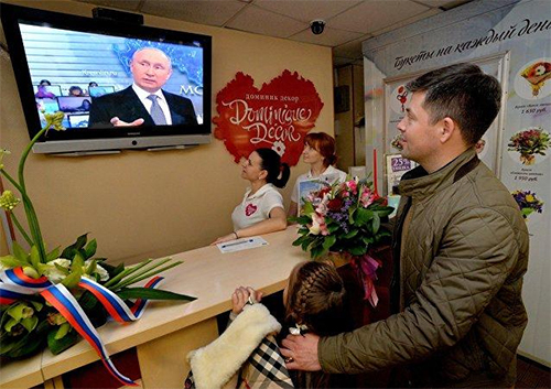 Tổng thống Nga V.Pu-tin đối thoại trực tuyến với người dân