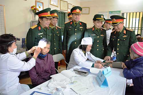 “Chiến sĩ áo trắng” về với cội nguồn
