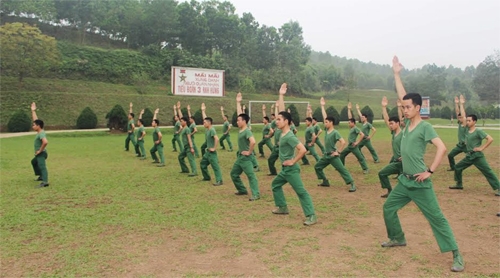 Hướng dẫn cho chiến sĩ thực hiện và hiểu đúng ý nghĩa, tác dụng từng động tác thể dục sáng
