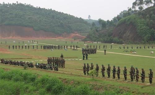Buổi sáng trên thao trường kỹ thuật.