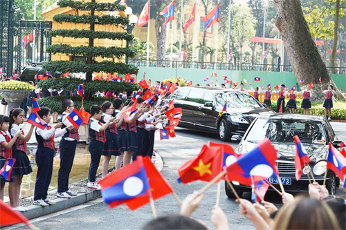 Củng cố tình hữu nghị vĩ đại, quan hệ đoàn kết đặc biệt, gắn bó, thủy chung, trong sáng, hợp tác toàn diện Việt Nam - Lào
