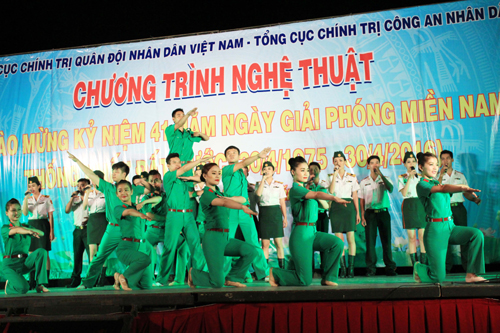 Giao lưu nghệ thuật tại vùng căn cứ cách mạng