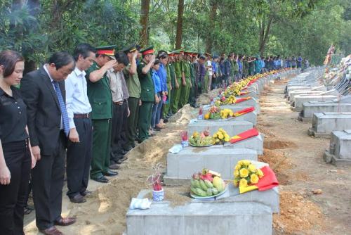Hà Tĩnh: An táng 19 hài cốt liệt sĩ hy sinh ở Lào