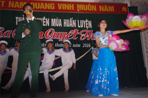 Cặp vợ chồng say văn nghệ
