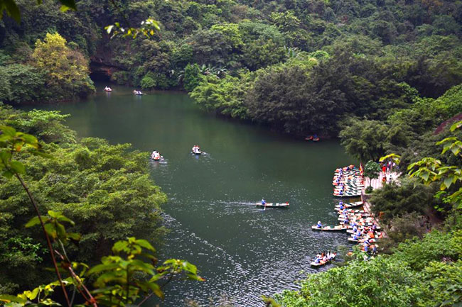 Mênh mông non nước Tràng An