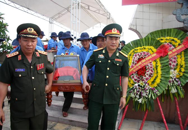 Quảng Bình tổ chức lễ truy điệu và an táng 35 hài cốt liệt sĩ