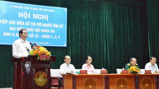 Chủ tịch nước Trần Đại Quang tiếp xúc cử tri, vận động bầu cử tại quận 4, TP Hồ Chí Minh