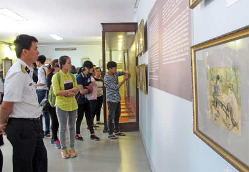 Hình ảnh phụ nữ Nam Bộ qua tranh ký họa kháng chiến
