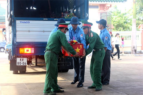 Tổ chức lễ đón hài cốt liệt sĩ Quân tình nguyện và chuyên gia Việt Nam hy sinh tại Campuchia về nước 