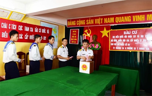 Ngày hội bầu cử tại điểm C đảo Thuyền Chài.