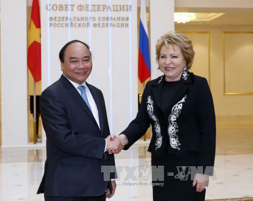 Thủ tướng Nguyễn Xuân Phúc thăm Đại sứ Quán Việt Nam tại Liên bang Nga 