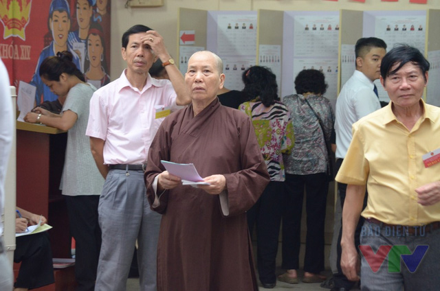 Cử tri quận Hoàn Kiếm nô nức đi bỏ phiếu