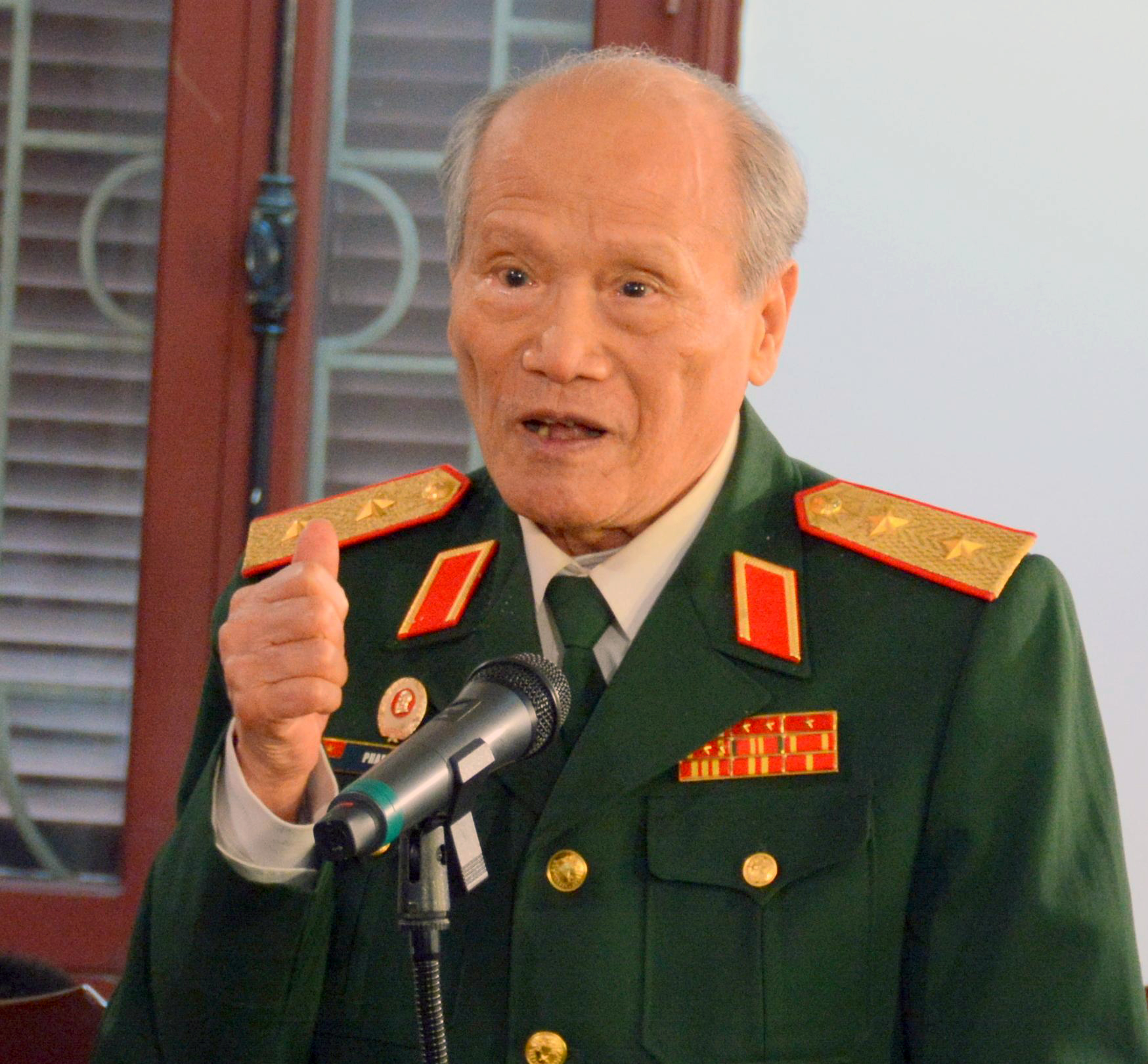 Sung sướng được cầm “lá phiếu của tự do”