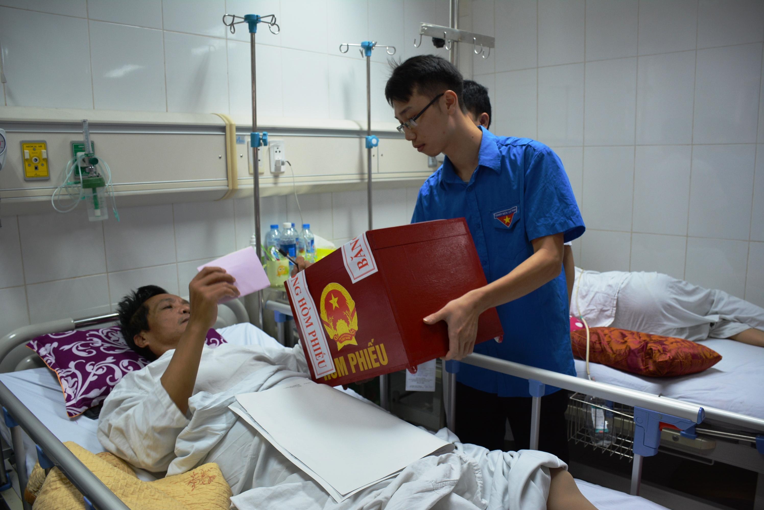 Bỏ phiếu trên giường bệnh