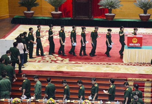 NHÂN LÊN TINH THẦN NGÀY HỘI NON SÔNG 
