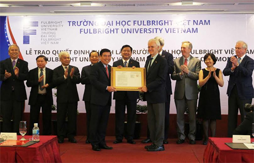 Trao quyết định thành lập Trường Đại học Fulbright Việt Nam
