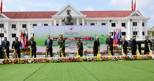 Bộ trưởng Bộ Quốc phòng Ngô Xuân Lịch tham dự lễ trồng cây kỷ niệm 10 năm thiết lập cơ chế ADMM
