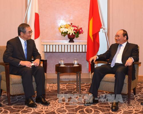 Thủ tướng Chính phủ Nguyễn Xuân Phúc gặp gỡ, tiếp xúc song phương bên lề Hội nghị Thượng đỉnh G7 mở rộng