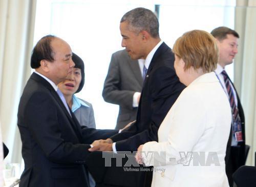 Hòa bình và phát triển của Việt Nam gắn chặt với hòa bình và thịnh vượng chung của thế giới