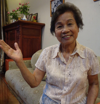 Nữ nghệ sĩ “múa xòe bật lửa”