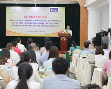 Phát động Cuộc thi viết về phòng, chống tác hại thuốc lá 2016
